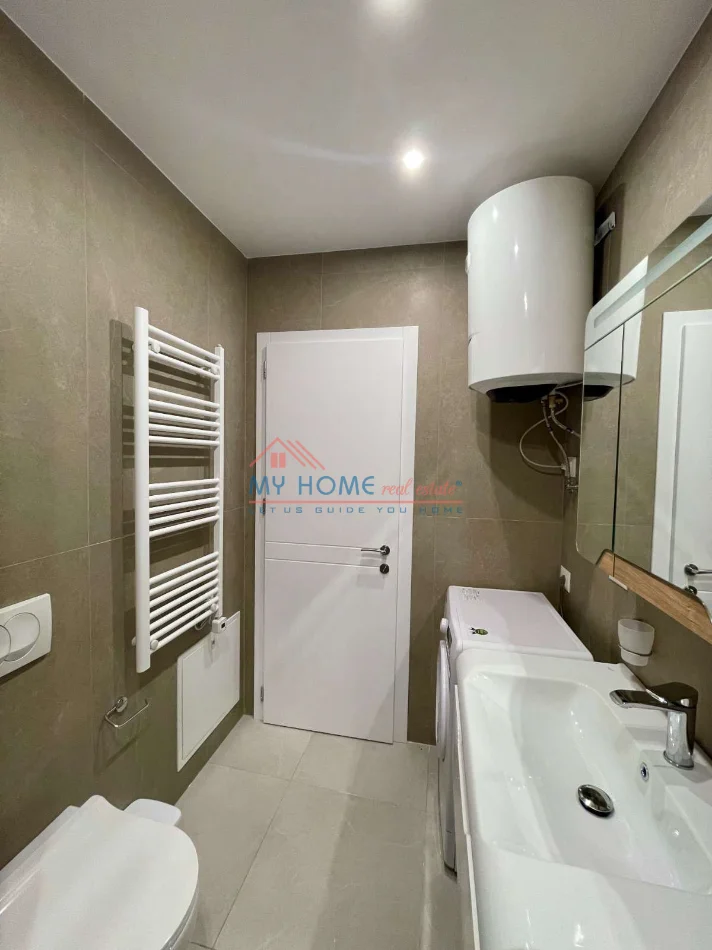 Tirane, jepet me qera apartament 2+1+Ballkon Kati 5, 90 m² 950 € (Rruga e Kavajes)