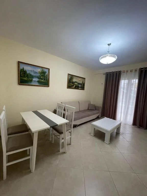 Tirane, jepet me qera apartament 1+1 Kati 5, 70 m² 620 € (Prane Stadiumit Air Albania)