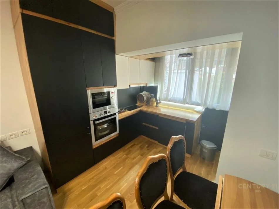 Tirane, shitet apartament 2+1 Kati 5, 73 m² 145.000 € (rruga e kavajes)