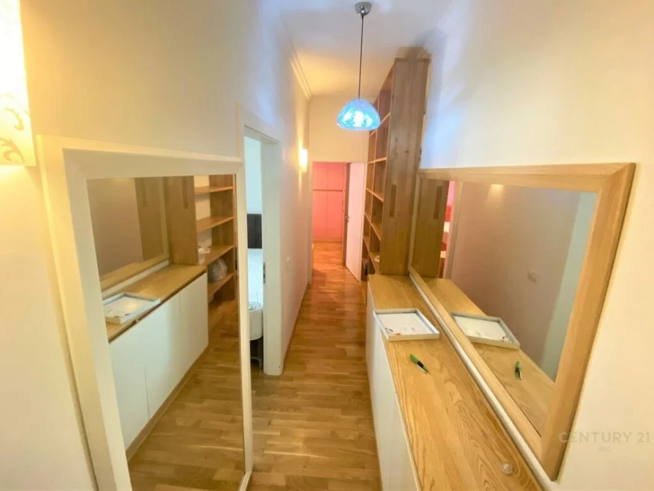 Tirane, shitet apartament 2+1 Kati 5, 73 m² 145.000 € (rruga e kavajes)