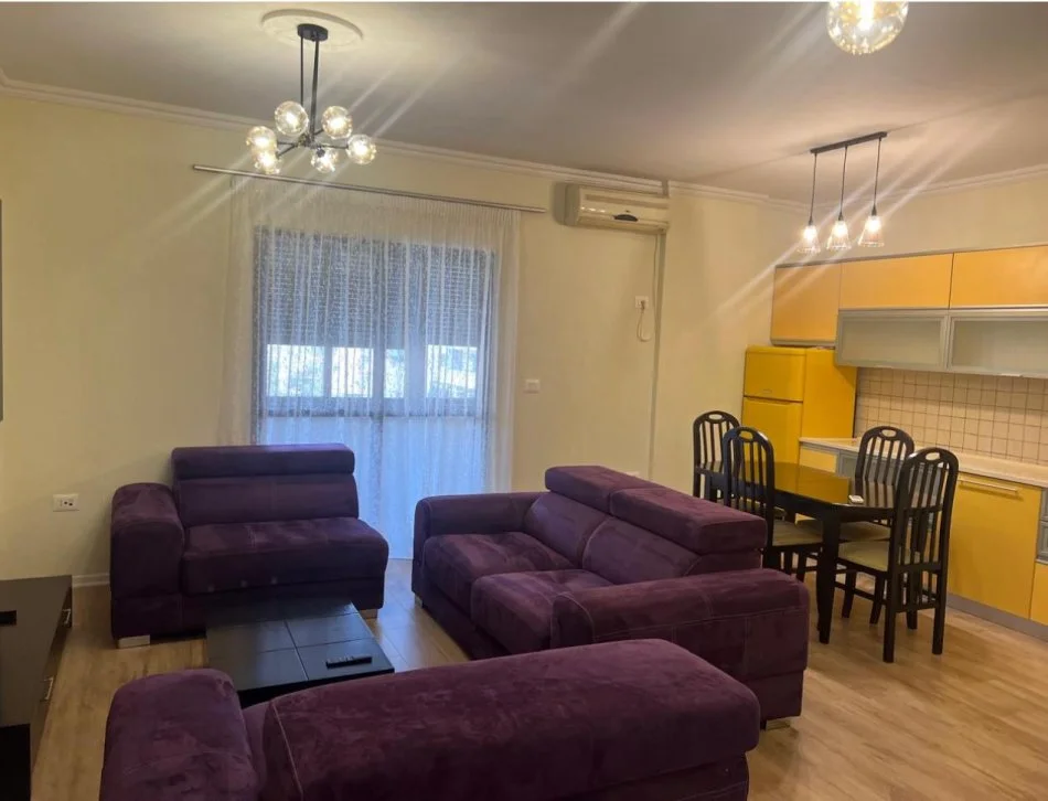 Tirane, jap me qera apartament 1+1+Ballkon Kati 6, 600 € (Rruga e Kavajes)