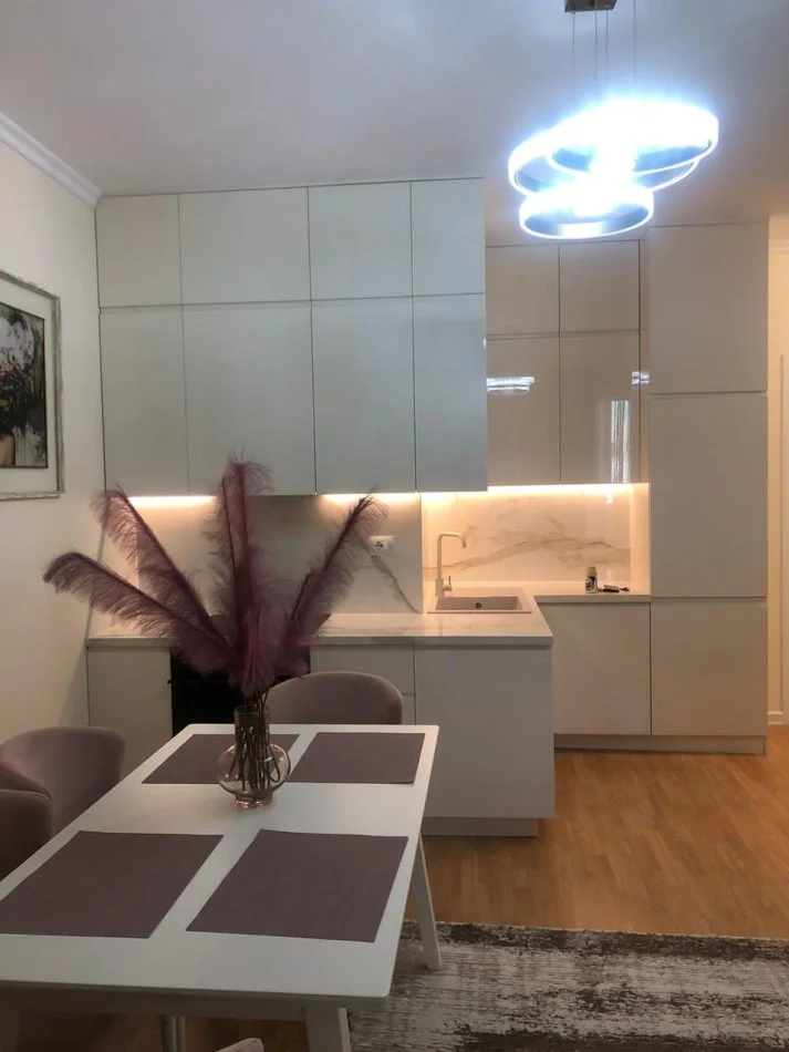 Tirane, jepet me qera apartament 2+1 Kati 5, 68 m² 1.199 € (rruga kosovareve)