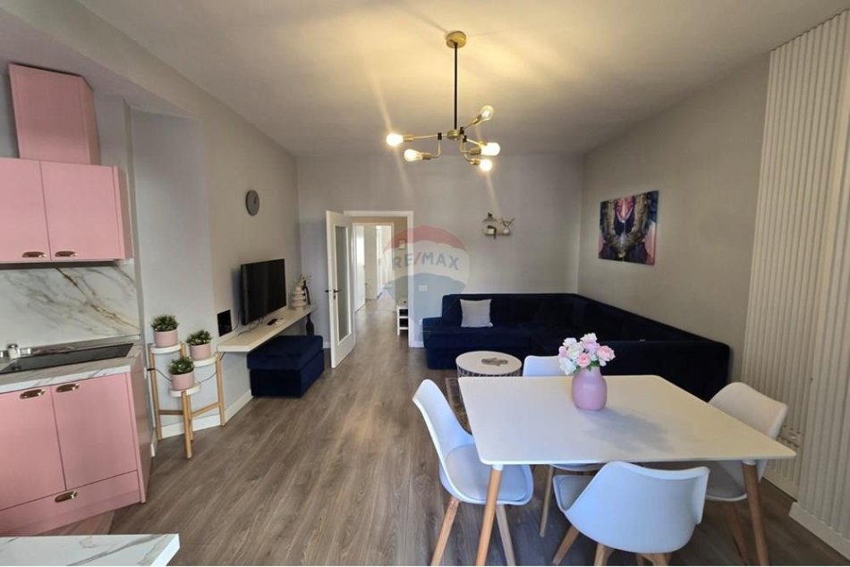 Tirane, jepet me qera apartament 2+1 Kati 2, 80 m² 800 € (Rruga e Barrikadave)