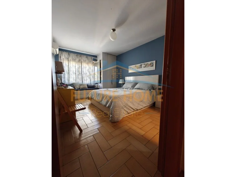 Tirane, jepet me qera apartament 2+1 Kati 5, 106 m² 1.000 € (Rruga e Kavajes)