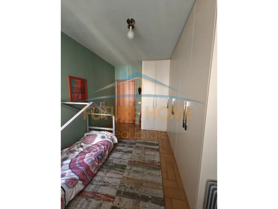 Tirane, jepet me qera apartament 2+1 Kati 5, 106 m² 1.000 € (Rruga e Kavajes)