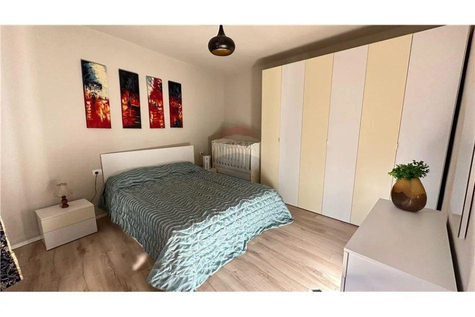 Tirane, jepet me qera apartament 1+1 Kati 1, 90 m² 450 € (rruga e dibres)