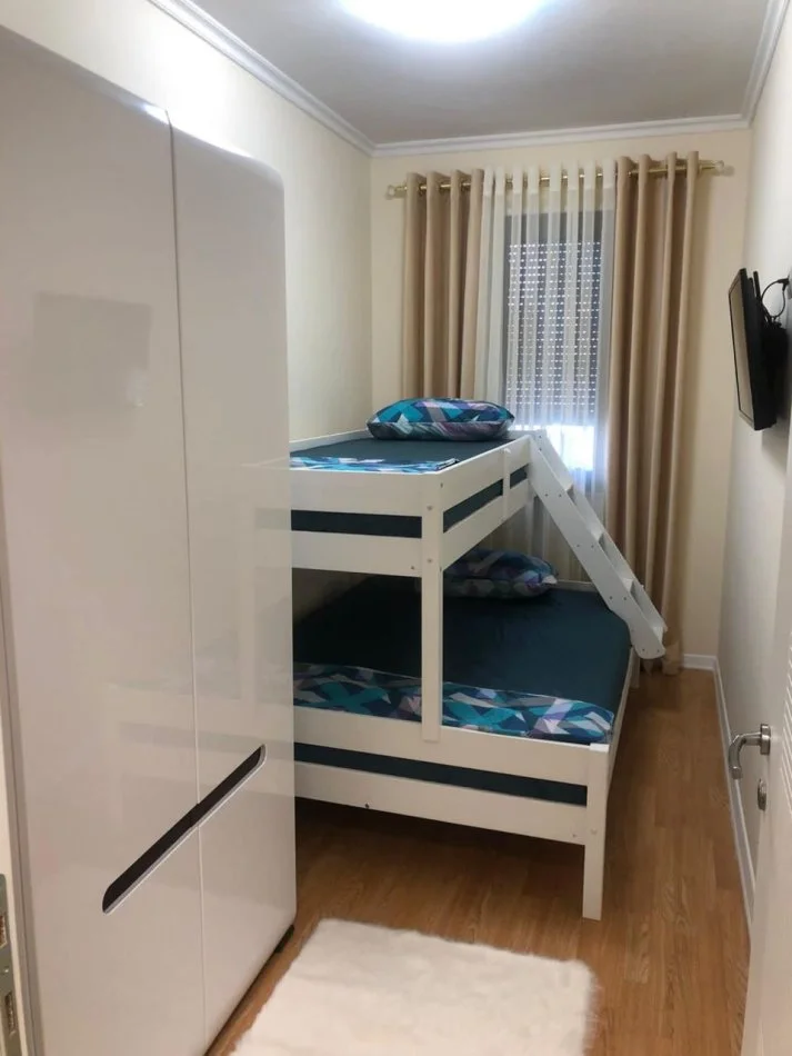 Tirane, jepet me qera apartament 2+1 Kati 5, 105 m² 1.200 € (RRUGA KOSOVAREVE)