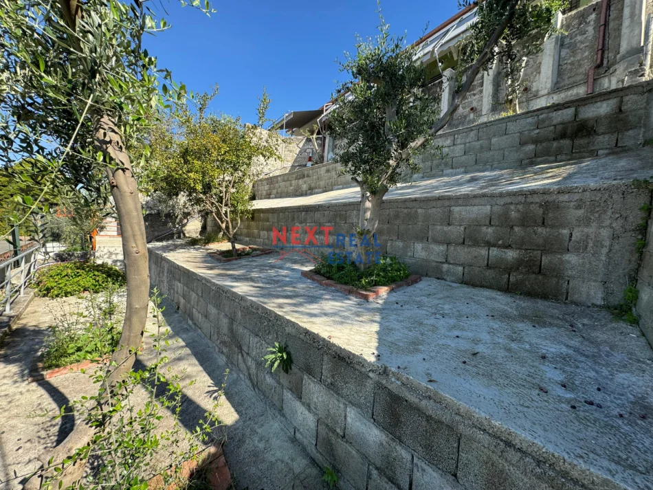 Vlore, shitet shtepi 1 Katshe , 300 m² 285.000 € (CENTRALE)