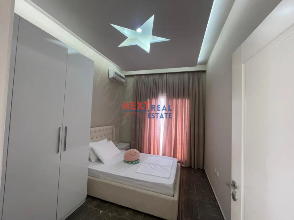 Vlore, jepet me qera apartament 3+1+Ballkon , 220 m² 1.000 € (KOMBINATI I PESHKUT)