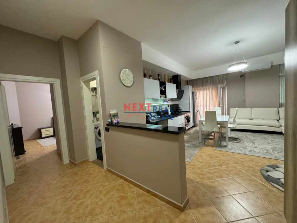 Vlore, shitet apartament 1+1+Ballkon , 84 m² 235.000 € (lungomare)
