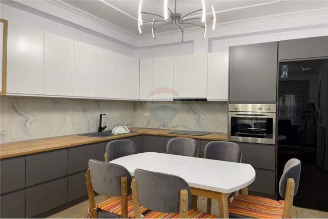 Tirane, jepet me qera apartament 2+1+BLK Kati 2, 120 m² 600 Euro (Kopshti Zologjik)