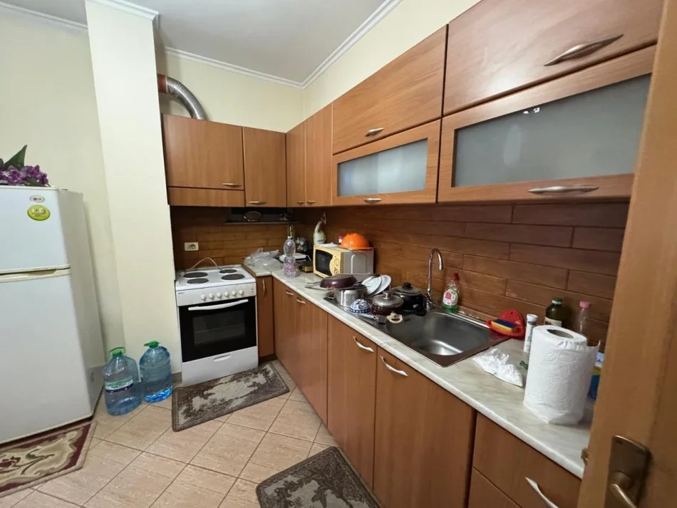 Tirane, shitet apartament 1+1+Ballkon Kati 3, 60 m² 128.000 €
