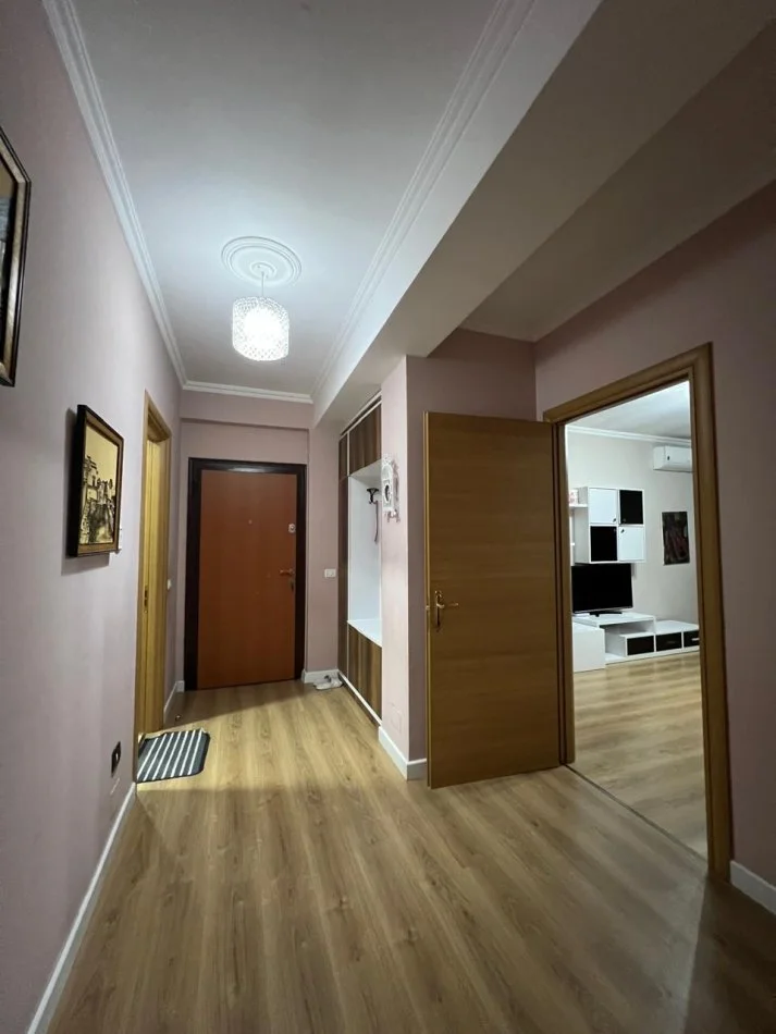 Tirane, jepet me qera apartament 2+1 Kati 6, 70 m² 500 € (bulevardi ri,kashar)