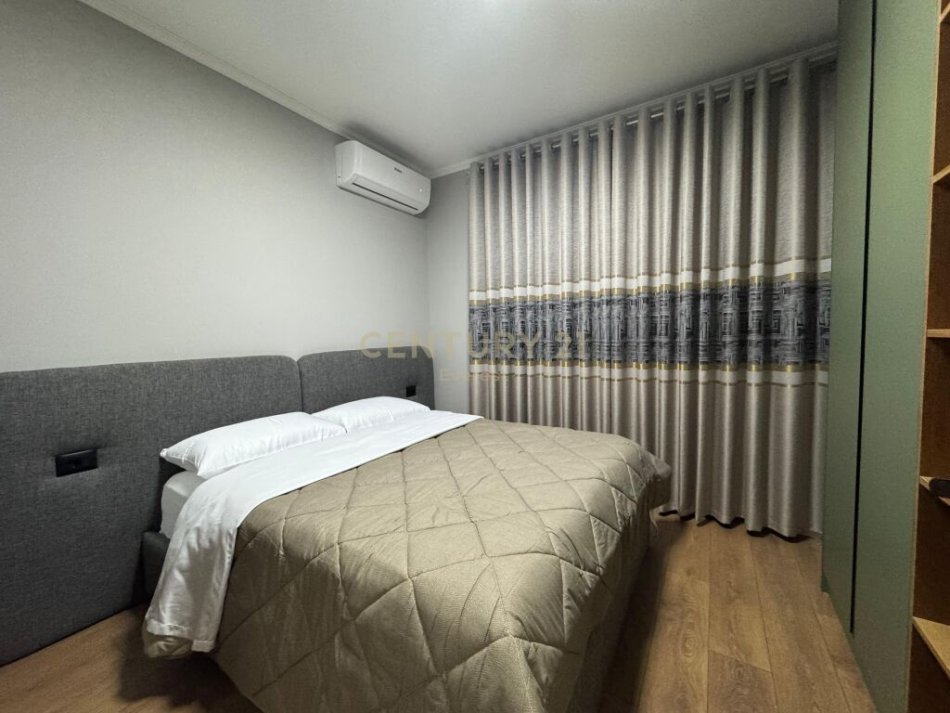 Tirane, jepet me qera apartament 2+1 Kati 7, 90 m² 600 € (Fresku)