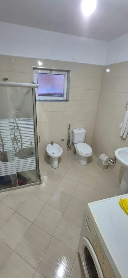 Tirane, jepet me qera Vile 1+1 , 50 m² 410 € (Rruga "Niko Avrami")