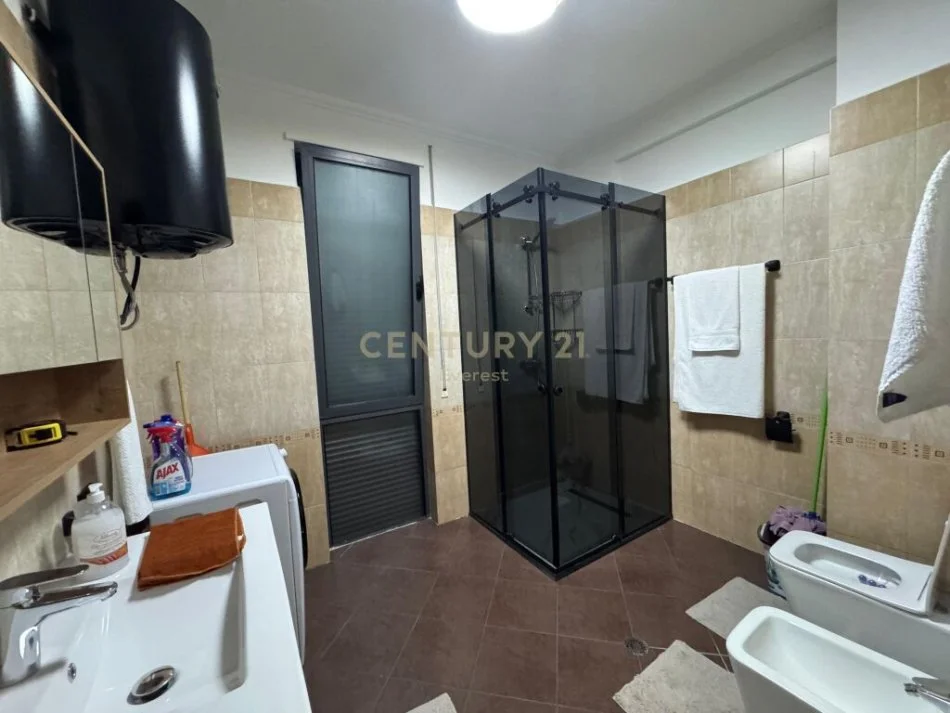 Tirane, jepet me qera apartament 2+1 Kati 7, 90 m² 600 € (Fresku)