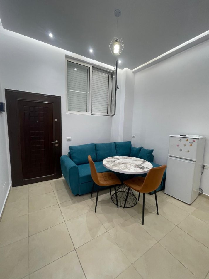 Tirane, jepet me qera 1+1+Ballkon Kati 1, 60 m² 400 € (Rruga &quot;Fuat Toptani&quot;)