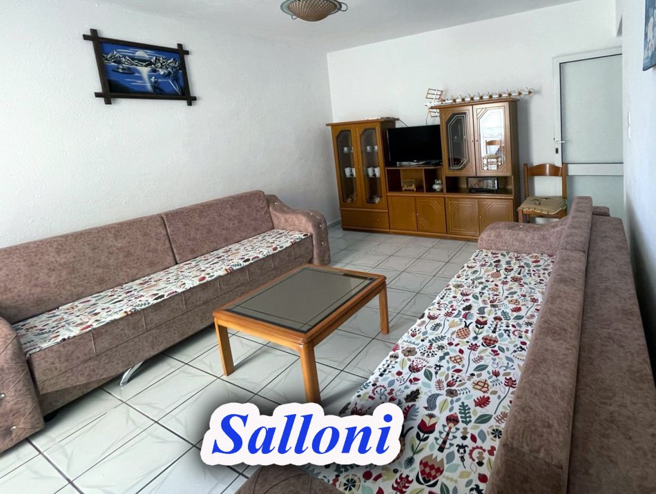 Ne Ksamil, Sarande, jepet me qera apartament ne plazh 1+1+Ballkon Kati 3, 40 €/nata
