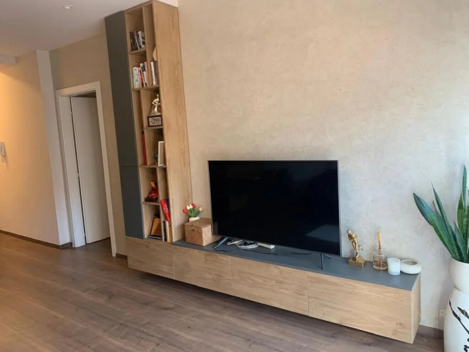 Tirane, jepet me qera apartament 2+1 Kati 4, 101 m² 900 € (prane gjimnazit sami frasheri)