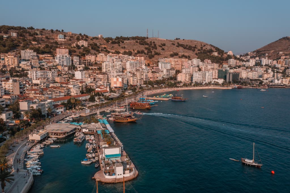Shitet Apartament 1+1 ne Sarande