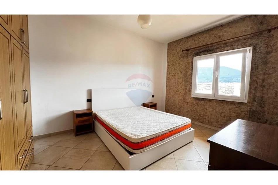 Tirane, jepet me qera apartament 2+1 Kati 3, 450 € (Sauk)