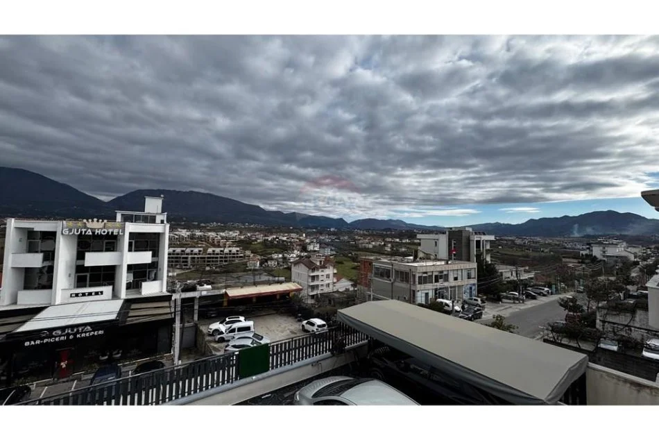 Tirane, jepet me qera apartament 2+1 Kati 3, 450 € (Sauk)