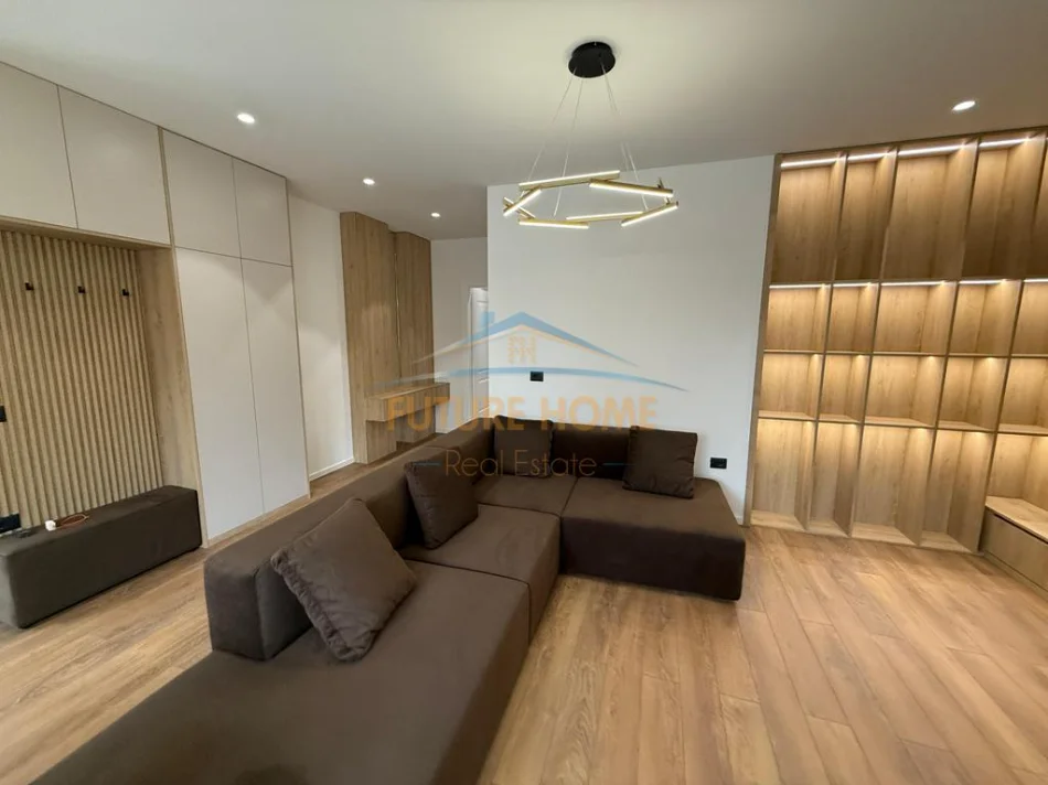 Tirane, jepet me qera Vile 4-Kateshe , 365 m² 5.000 € (SAUK)