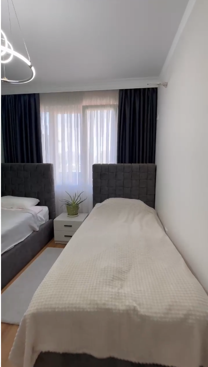 Tirane, jepet me qera 2+1 Kati 5, 125 m² 800 € (Liqeni i Thate)