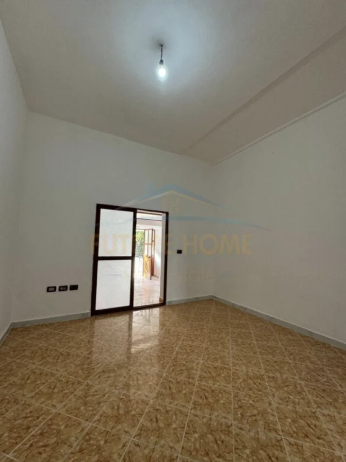 Tirane, jepet me qera apartament 1+1+Ballkon Kati 1, 70 m² 300 € (Kodra e Diellit)