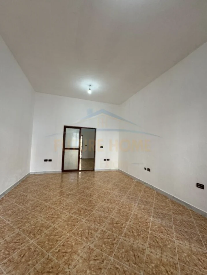 Tirane, jepet me qera apartament 1+1+Ballkon Kati 1, 70 m² 300 € (Kodra e Diellit)