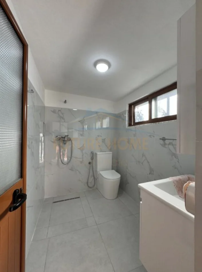 Tirane, jepet me qera apartament 1+1+Ballkon Kati 1, 70 m² 300 € (Kodra e Diellit)