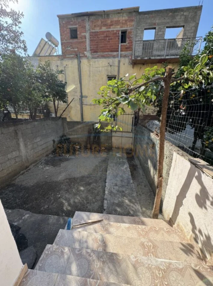 Tirane, jepet me qera apartament 1+1+Ballkon Kati 1, 70 m² 300 € (Kodra e Diellit)