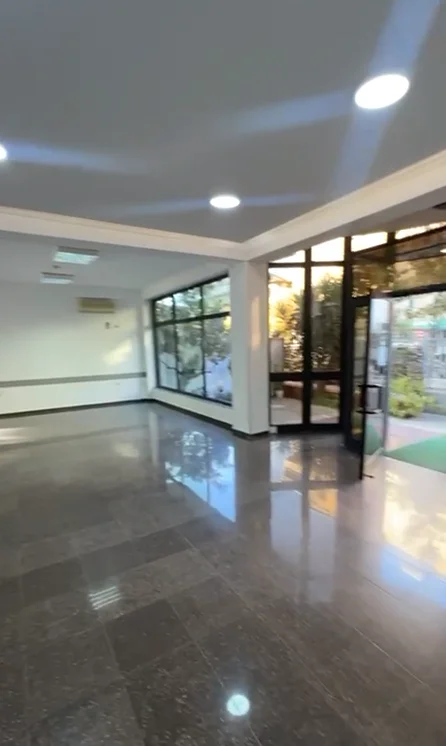 Tirane, jepet me qera ambjent biznesi Kati 0, 200 m² 2.000 € (Oxhaku)
