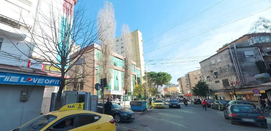 Tirane, jepet me qera 1+1 Kati 2, 70 m² 600 € (TEK SHKOLLA E BALETIT)