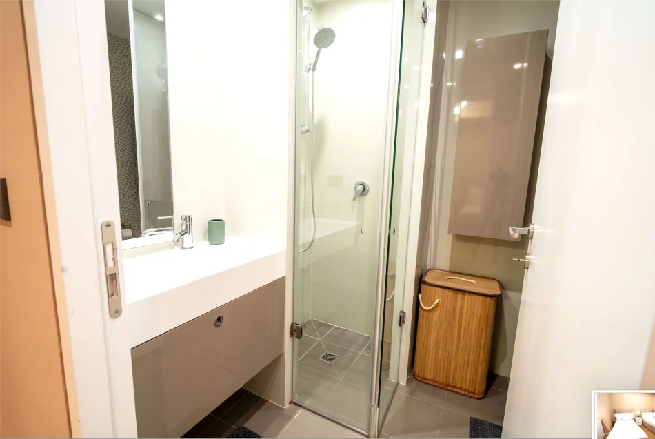 Tirane, jepet me qera apartament 2+1+Aneks+Ballkon Kati 8, 125 m² 1.400 € (Rr. Sami Frasheri / Kompleksi NOBIS)