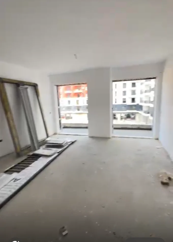 Tirane, shitet 2+1 Kati 3, 