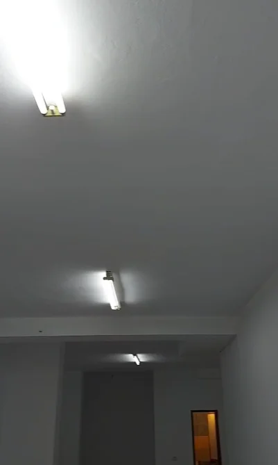 Tirane, jepet me qera dyqan , 40 m² 400 € (PAZARI I RI)