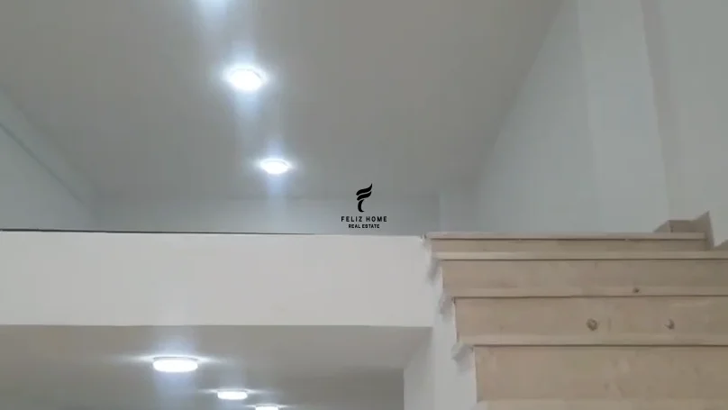 Tirane, jepet me qera dyqan Kati 0, 90 m² 700 € (STACIONI I TRENIT)