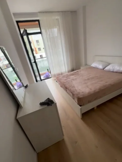 Tirane, jepet me qera apartament 1+1 Kati 1, 110 m² 700 € (DON BOSKO)