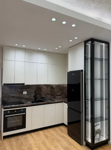 Tirane, shitet apartament 1+1+Ballkon Kati 1, 55 m² 109.000 € (Rruga Besim Alla)