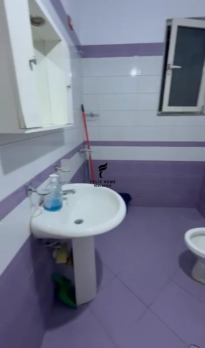 Tirane, jepet me qera apartament 1+1 Kati 1, 70 m² 420 € (YZBERISHT)