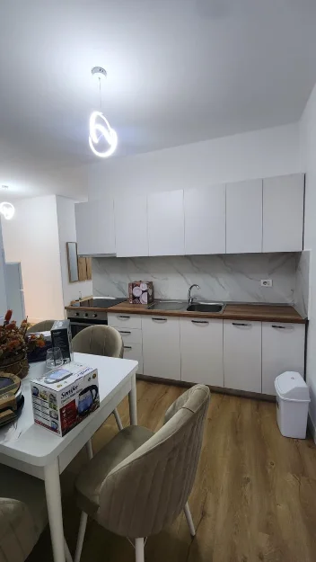 Tirane, jepet me qera apartament 1+1+Ballkon Kati 6, 82 m² 700 € (Myslym Shyri)