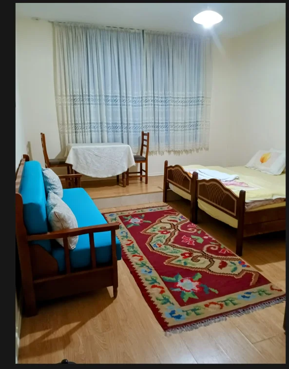 Tirane, jepet me qera apartament 1+1 Kati 5, 40 m² 290 € (Qender)