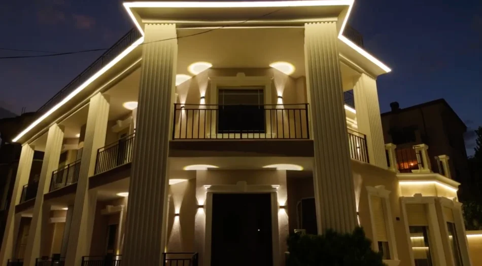 Tirane, shitet Vile 3 Katshe , 548 m² (Porta e Gjelber)