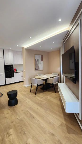 Tirane, shitet apartament 2+1+Ballkon Kati 3, 116 m² 350.000 € (Rruga e Durrësit)