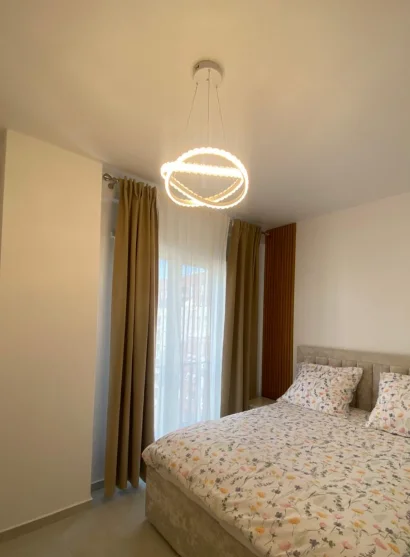 Tirane, jepet me qera apartament 2+1+Ballkon Kati 6, 98 m² 1.000 € (Pazari i Ri)