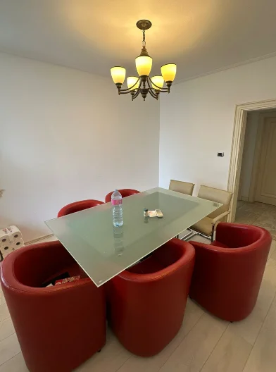 Tirane, jepet me qera zyre Kati 4, 90 m² 1.000 € 