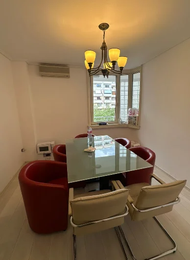 Tirane, jepet me qera zyre Kati 4, 90 m² 1.000 € 