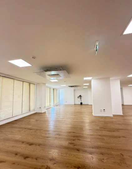 Jepet me qera zyre Kati 2, 583 m² 11.000 € (Kompleksi Delijorgji)