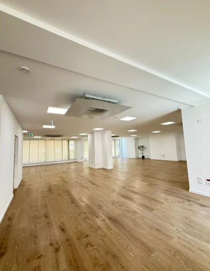 Jepet me qera zyre Kati 2, 583 m² 11.000 € (Kompleksi Delijorgji)